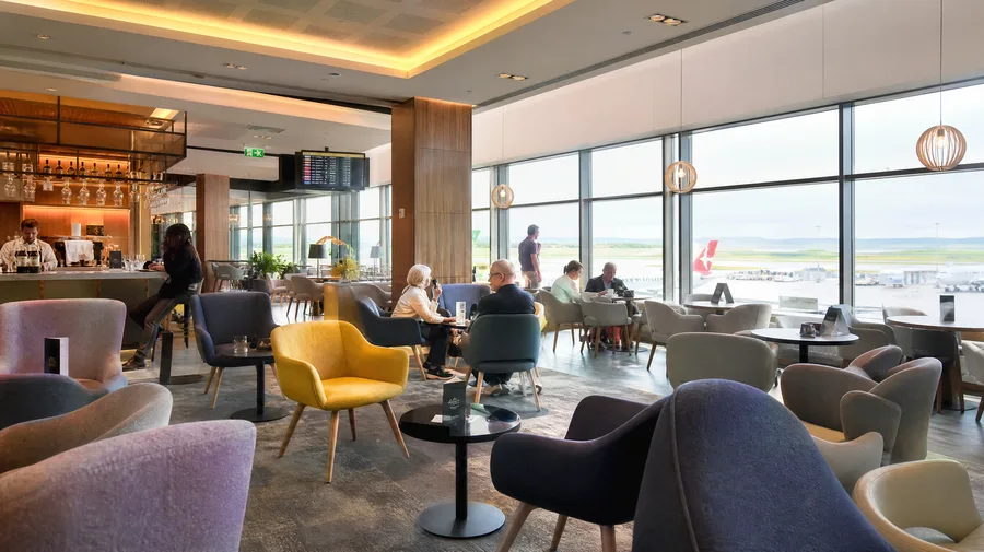 Edinburgh Airport Terminal Amenities: Shops, Dining and Facilities